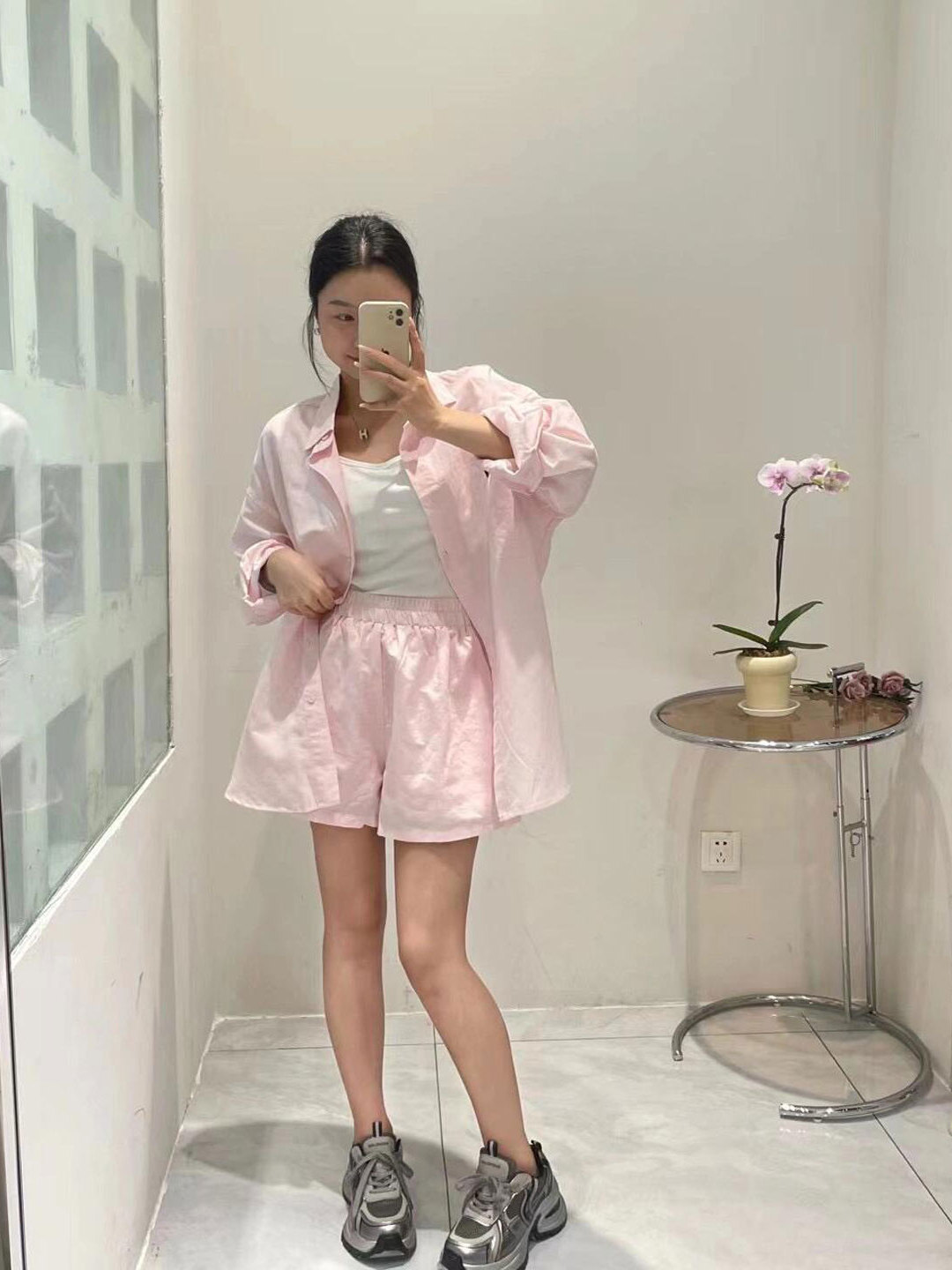 เสื้อเชิ้ตแขนยาวสีชมพูหวานสไตล - Korean Lifestyle บทวิจารณ์และราคา