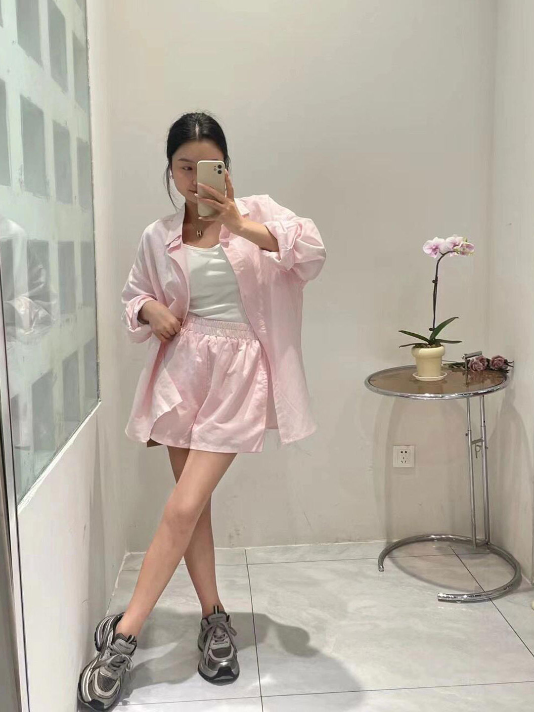เสื้อเชิ้ตแขนยาวสีชมพูหวานสไตล - Korean Lifestyle บทวิจารณ์และราคา